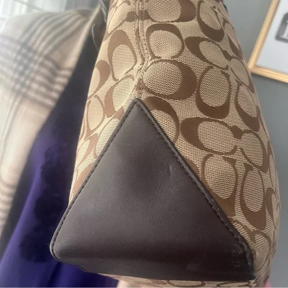 COACH, Signature C Brown and Tan shoulder/tote bag - Picture 5 of 17